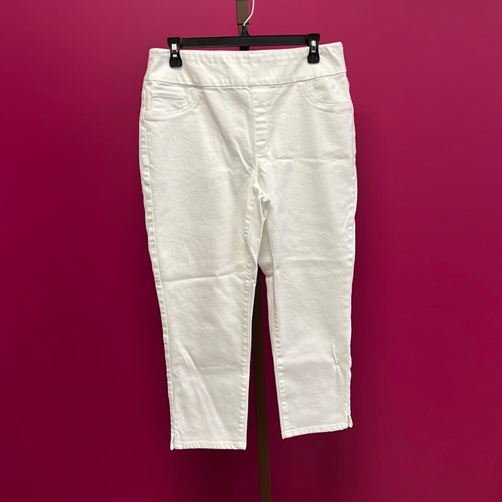 Chico’s White Slim Leg Crop pants